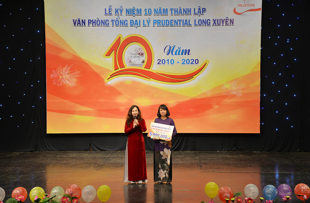 Văn phòng Tổng đại lý Prudential Long Xuyên tổ chức lễ kỷ niệm 10 năm thành lập