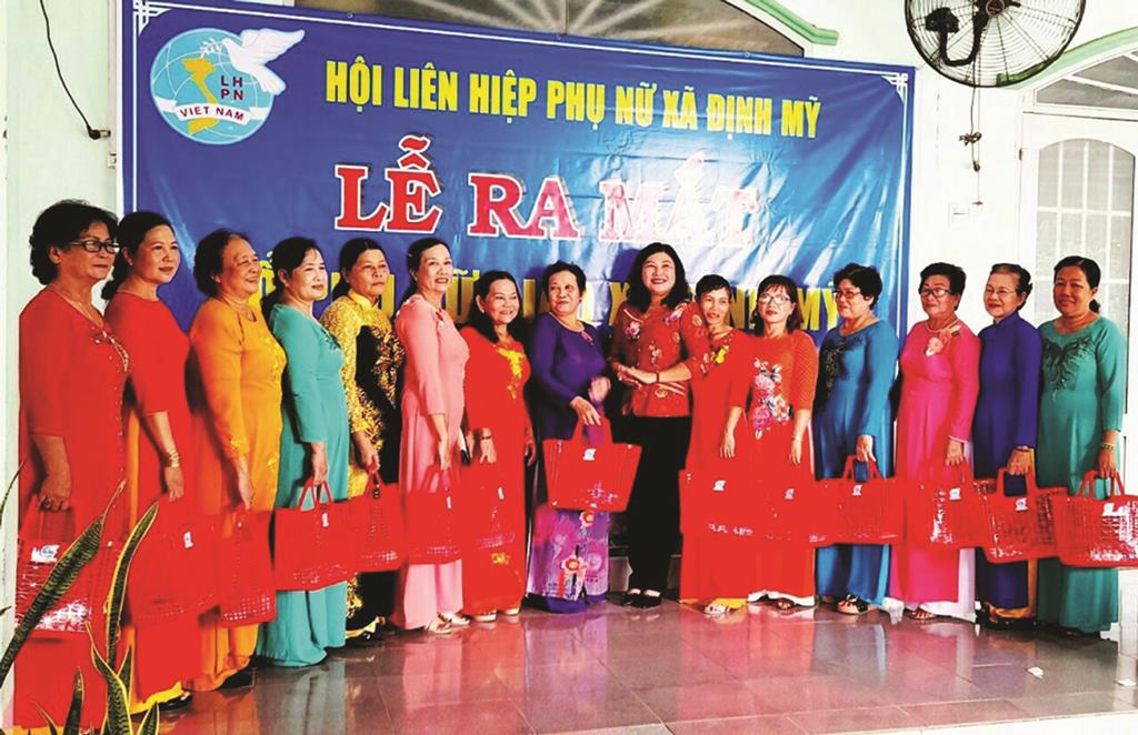 Phụ nữ tích cực xây dựng gia đình no ấm, hạnh phúc