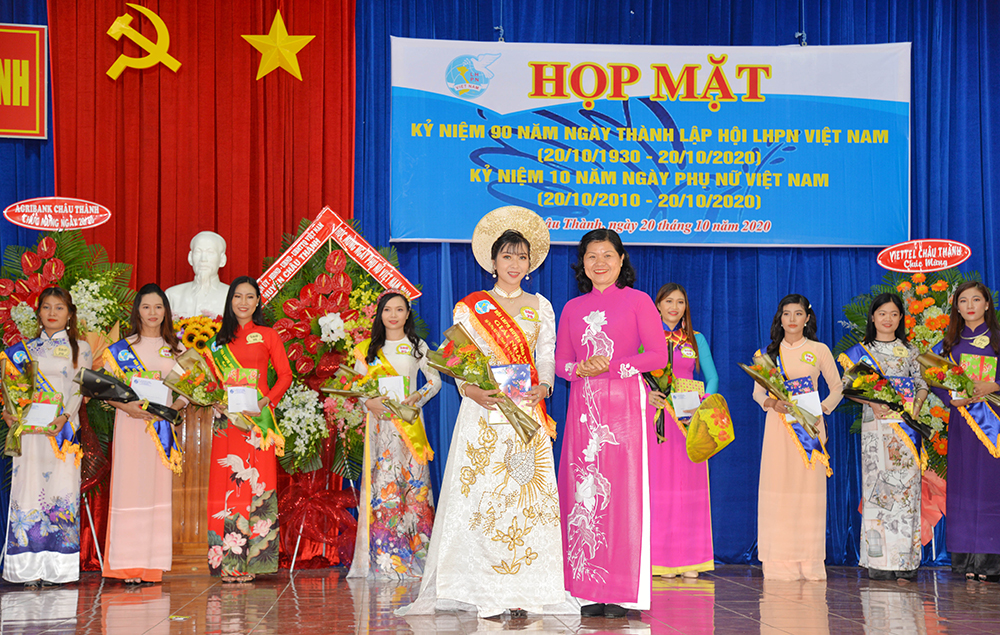Châu Thành họp mặt kỷ niệm 90 năm ngày thành lập Hội Liên hiệp Phụ nữ Việt Nam
