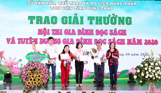 Hội thi cắm hoa nghệ thuật chủ đề: “Đồng Tháp – Thuần khiết như hồn sen”