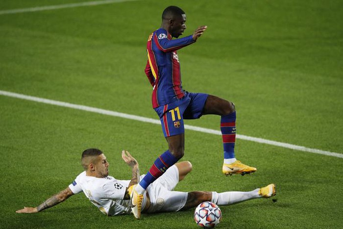 Sao 17 tuổi 'khai hỏa' Champions League, Barcelona đè bẹp Ferencvaros