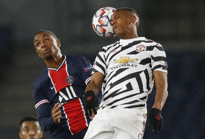 Hàng công khủng tịt ngòi, PSG gục ngã sân nhà trước Man United