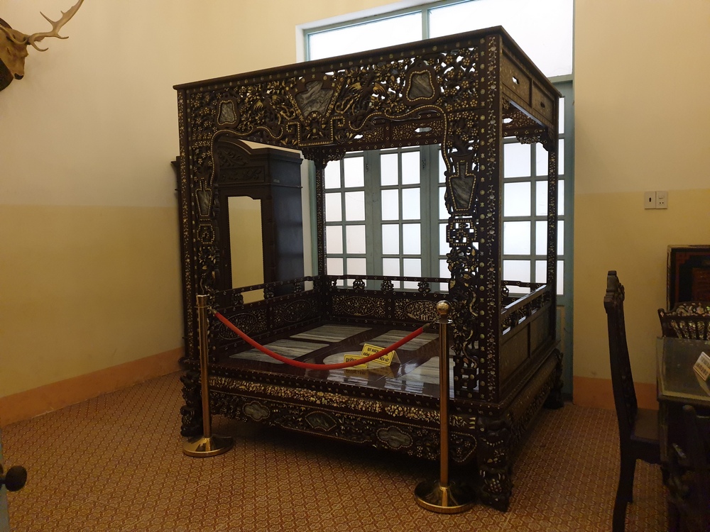 Cận cảnh những vật dụng sang trọng trong nhà Công tử Bạc Liêu