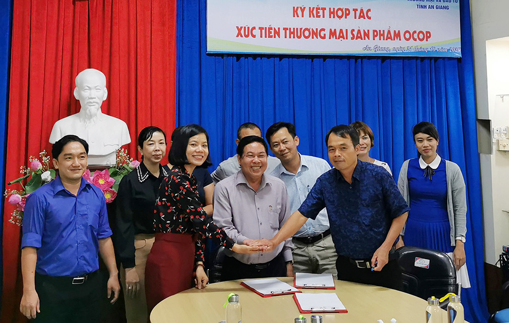 Hợp tác xúc tiến thương mại sản phẩm OCOP giữa An Giang và Đắk Lắk