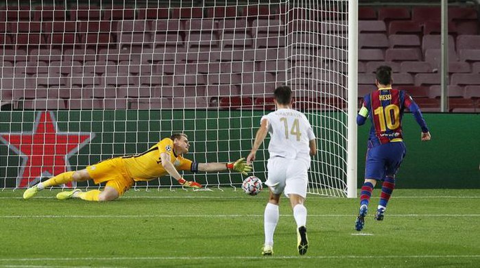 Sao 17 tuổi 'khai hỏa' Champions League, Barcelona đè bẹp Ferencvaros