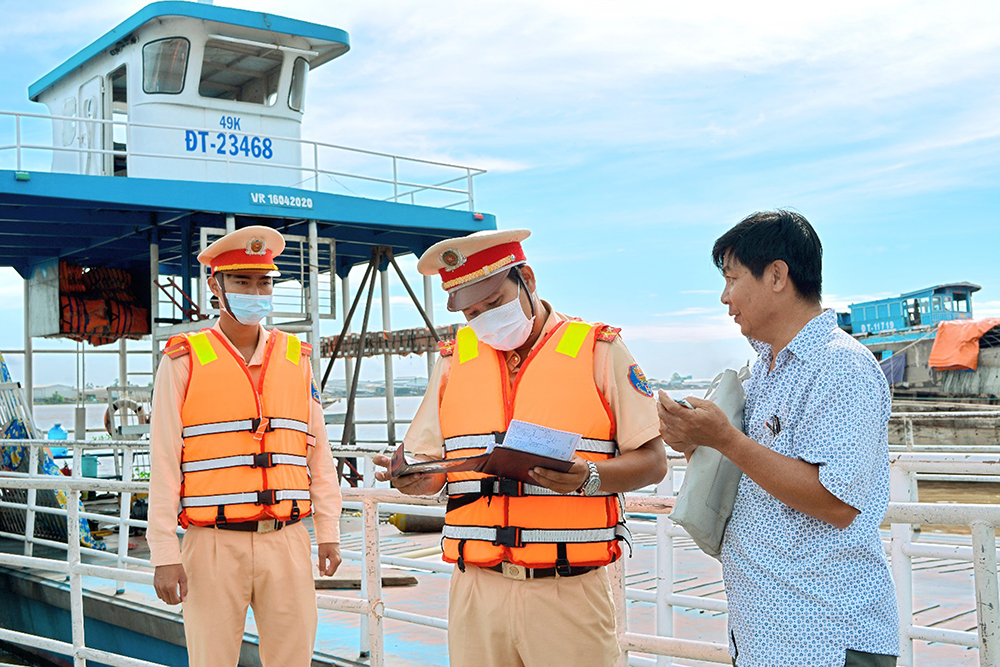 Đảm bảo an toàn giao thông trong mùa mưa bão