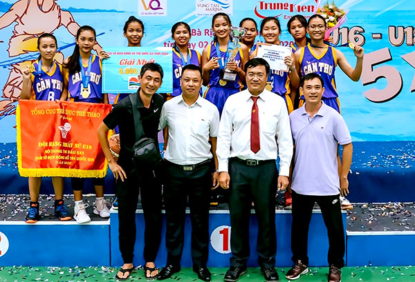 Cú đúp vàng của các cô gái Bóng rổ U18 Cần Thơ