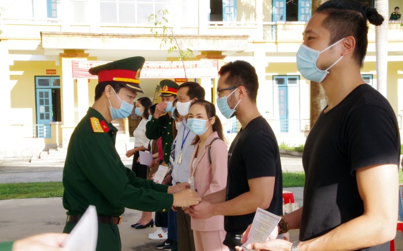 70 công dân trở về từ Nhật Bản hoàn thành thời gian cách ly tại Hòa Bình
