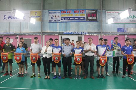 Khai mạc giải vô địch cầu lông tỉnh Vĩnh Long