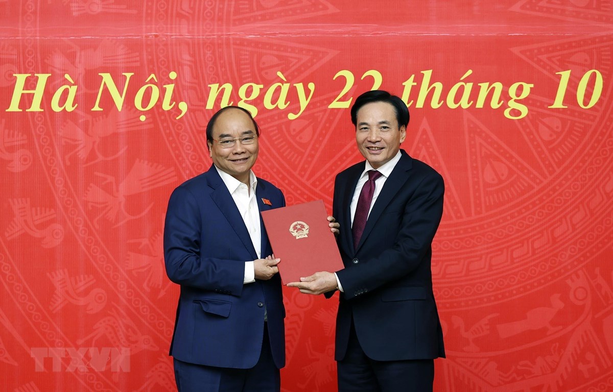 Thủ tướng trao quyết định bổ nhiệm Phó Chủ nhiệm Văn phòng Chính phủ