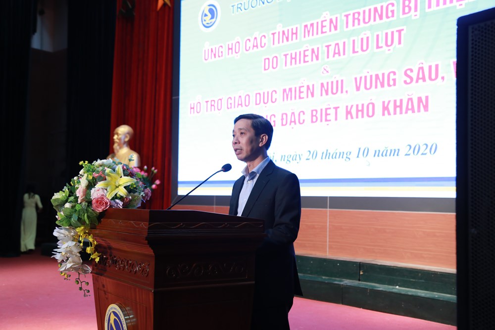 Trường đại học hỗ trợ, miễn giảm học phí cho sinh viên vùng lũ