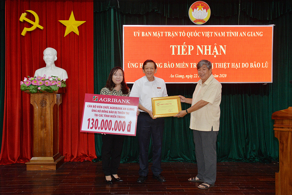UBMTTQVN tỉnh An Giang tiếp nhận thêm 130 triệu đồng hỗ trợ đồng bào miền Trung bị bão lũ