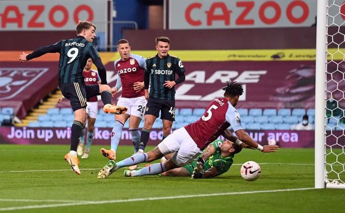 Đại phá Aston Villa, Leeds United bay bổng ở Ngoại hạng Anh
