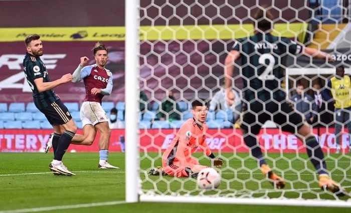 Đại phá Aston Villa, Leeds United bay bổng ở Ngoại hạng Anh