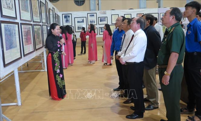 Triển lãm bản đồ và trưng bày tư liệu 'Hoàng Sa, Trường Sa của Việt Nam' tại Phú Yên