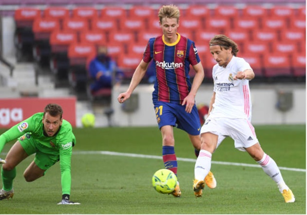 Bước ngoặt VAR, Real khiến Barca ôm hận ngay trên sân nhà