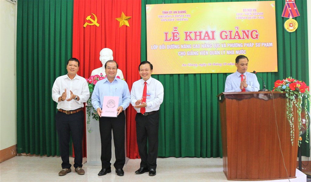 Nâng cao năng lực, phương pháp sư phạm cho giảng viên quản lý nhà nước