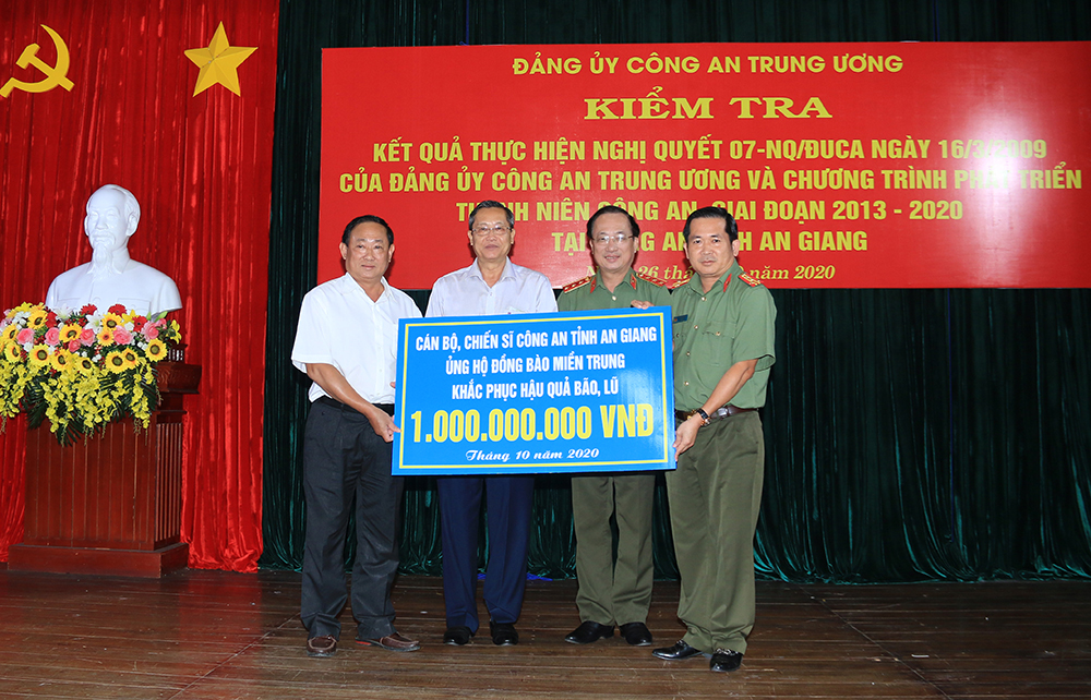 Thứ trưởng Nguyễn Văn Thành thăm và làm việc với Công an tỉnh An Giang