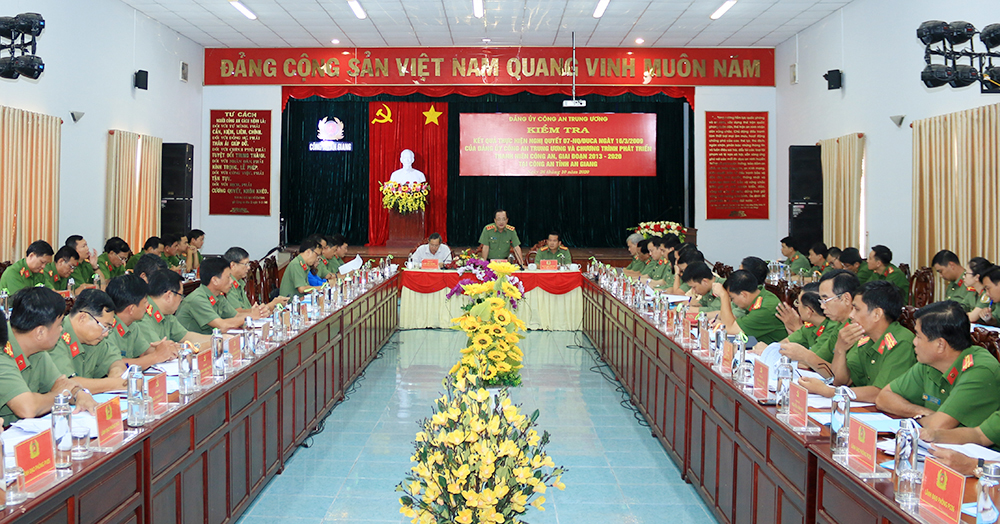 Thứ trưởng Nguyễn Văn Thành thăm và làm việc với Công an tỉnh An Giang