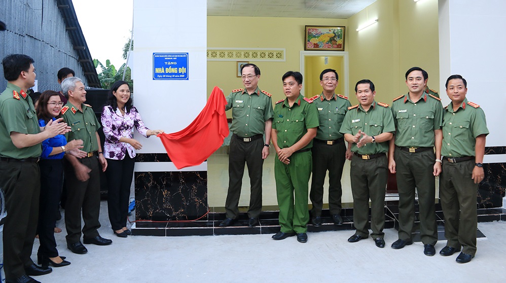 Thứ trưởng Nguyễn Văn Thành thăm và làm việc với Công an tỉnh An Giang