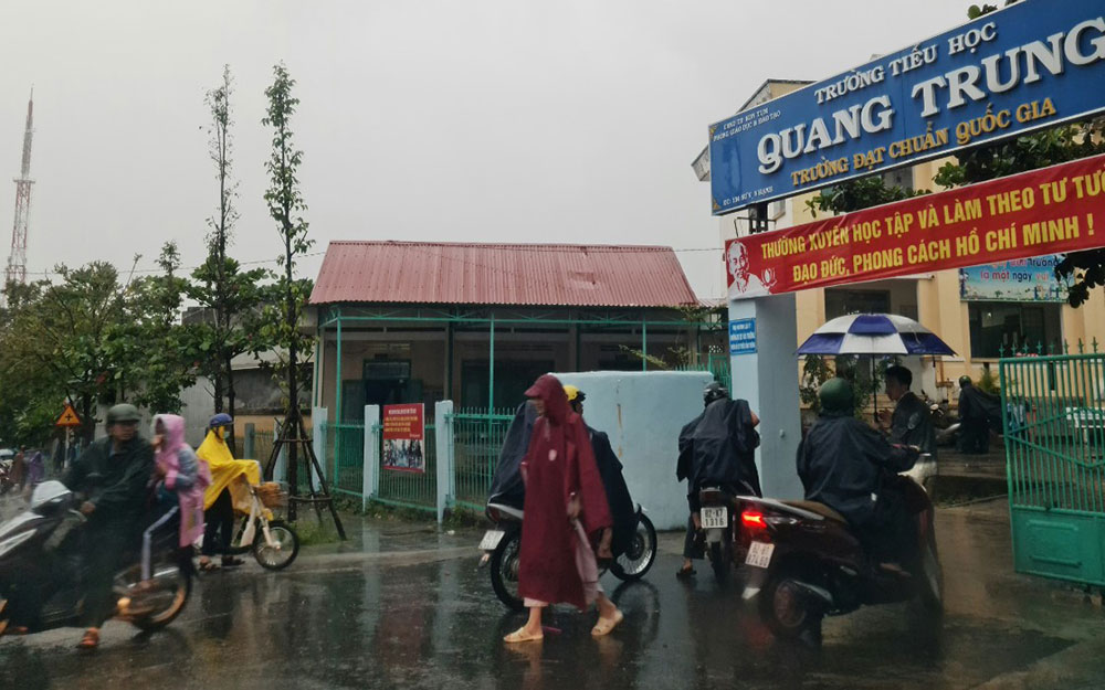 Kon Tum cho học sinh nghỉ học tránh bão