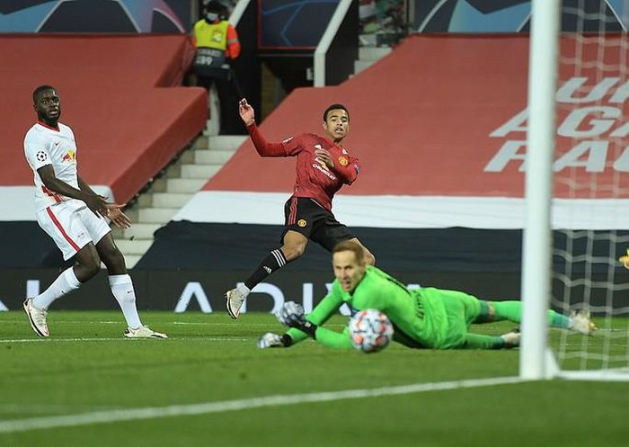 Rashford lập hat-trick vàng, Man United vùi dập 'bò đỏ' RB Leipzig