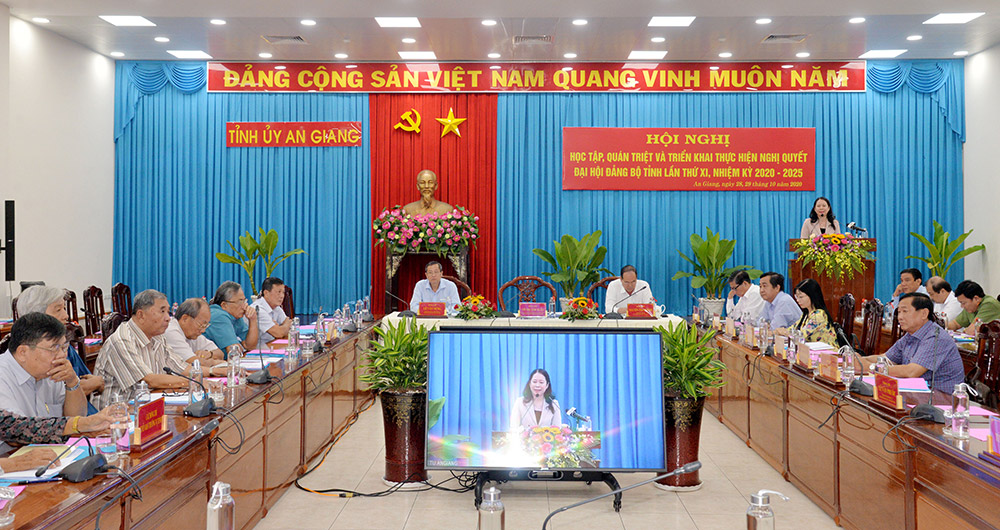 Khơi dậy khát vọng, niềm tự hào, truyền thống tốt đẹp của quê hương để phát triển bền vững