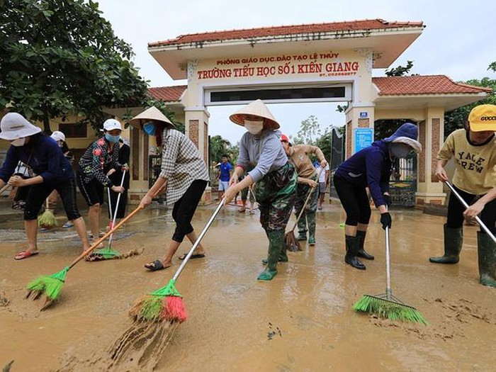 Khẩn trương triển khai các giải pháp khắc phục hậu quả mưa lũ