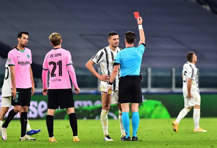 Barcelona đè bẹp Juventus ở Turin, hẹn Ronaldo tái đấu Messi