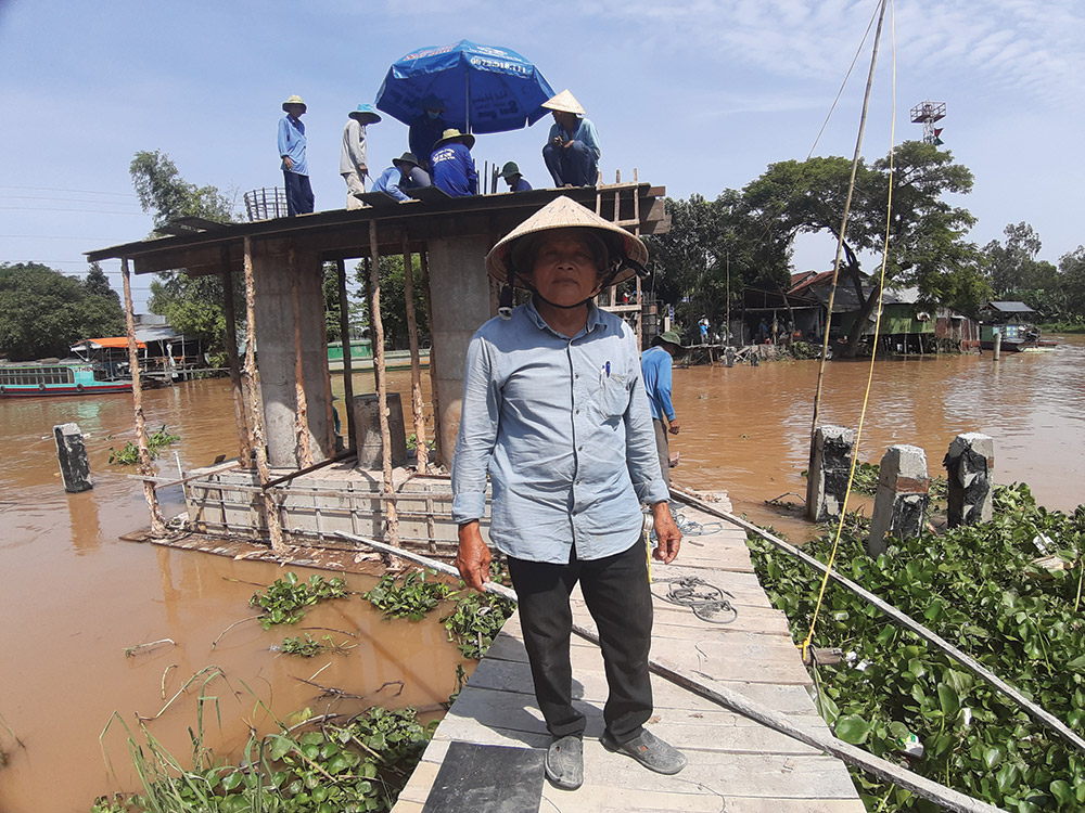 Tấm lòng của lão nông “nối nhịp bờ vui”