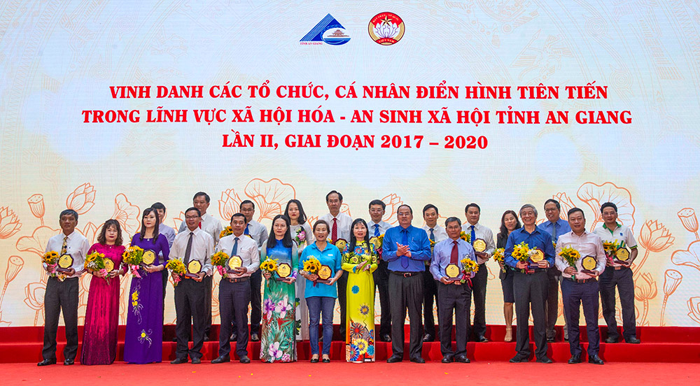 An Giang vinh danh 330 tổ chức, cá nhân có nhiều đóng góp trong lĩnh vực xã hội hóa và an sinh xã hội
