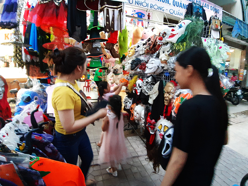 Nhộn nhịp thị trường Halloween
