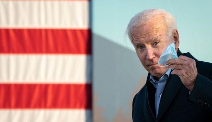 Ông Trump và đối thủ Biden giằng co quyết liệt sát Ngày Bầu cử