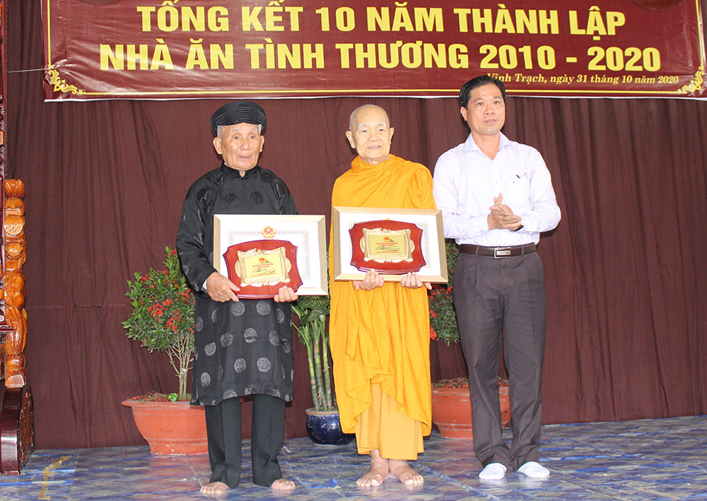 Tổng kết 10 năm thành lập Nhà ăn Tình thương xã Vĩnh Trạch