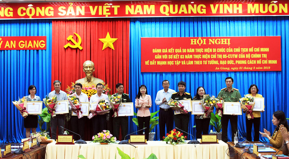 An Giang- Lan tỏa học tập và làm theo tấm gương đạo đức Hồ Chí Minh - Kỳ 1: Nhiều kết quả thực hiện Chỉ thị 05-CT/TW của Bộ Chính trị