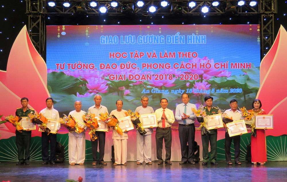 An Giang- Lan tỏa học tập và làm theo tấm gương đạo đức Hồ Chí Minh - Kỳ 1: Nhiều kết quả thực hiện Chỉ thị 05-CT/TW của Bộ Chính trị