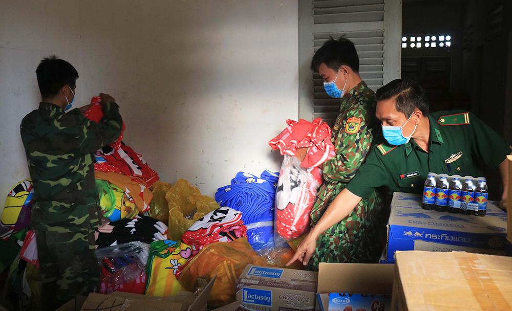 Những bước chân vạn dặm trên biên giới Tây Nam - Kỳ 1: Ngàn cặp mắt ở biên cương