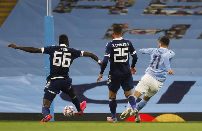 Man City, Bayer Munich khoe sức mạnh với mưa bàn thắng ở Champions League