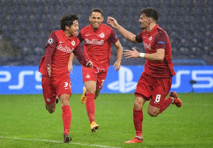 Man City, Bayer Munich khoe sức mạnh với mưa bàn thắng ở Champions League