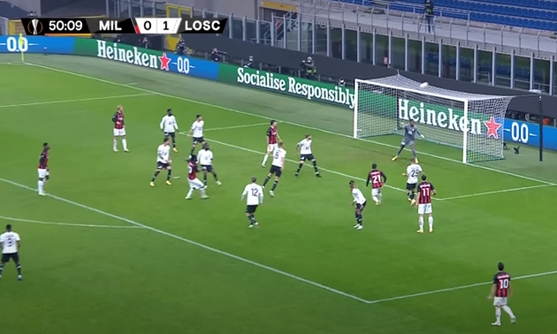 Địa chấn tại San Siro, AC Milan ngắt mạch 24 trận bất bại