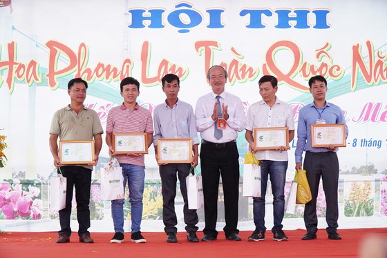 Hơn 800 nghệ nhân dự hội thi hoa phong lan toàn quốc