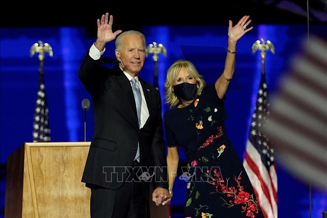 Lãnh đạo các nước Trung và Đông Âu chúc mừng ông Joe Biden