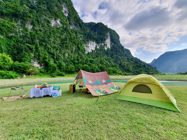 Miền thảo nguyên xanh đẹp tựa “tiên cảnh” cách Hà Nội chỉ hơn 100km