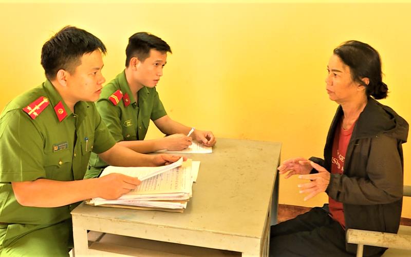 Bắt giam đối tượng làm giả giấy tờ, lừa đảo chiếm đoạt tài sản