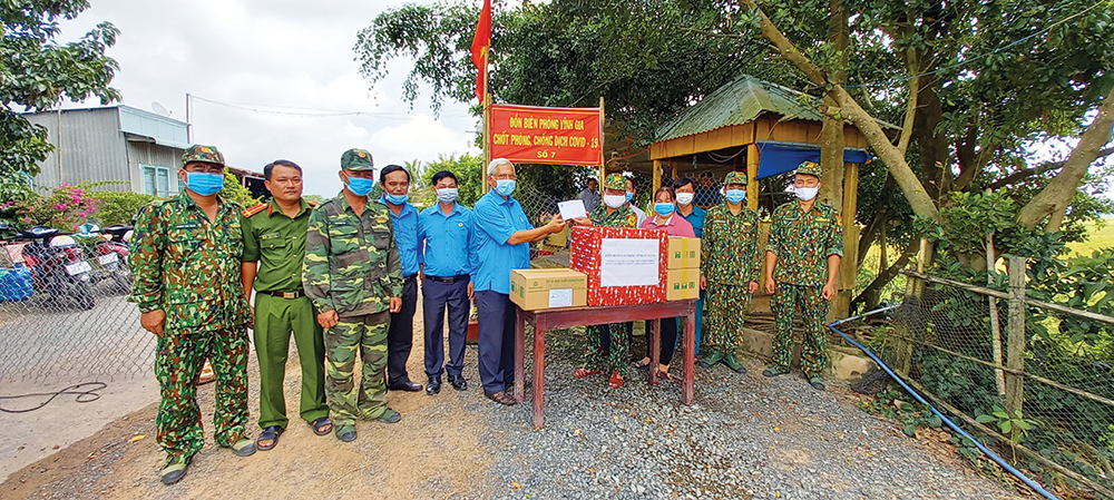 Không chủ quan với dịch bệnh COVID-19