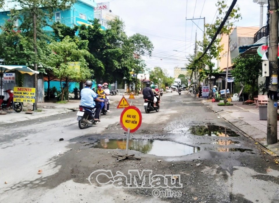 11,5 tỷ đồng duy tu, sửa chữa, dặm vá các tuyến đường nội ô thành phố Cà Mau