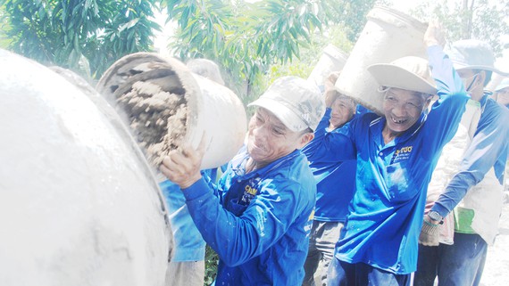 Đội xây cầu thiện nguyện U90
