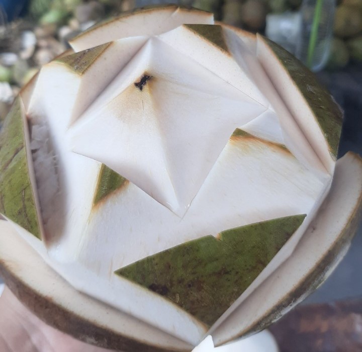 "Khoác áo mới" cho dừa