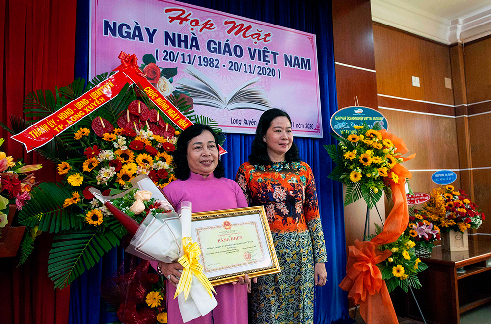TP. Long Xuyên họp mặt kỷ niệm 38 năm ngày Nhà giáo Việt Nam ( 20-11-1982 - 20-11-2020)