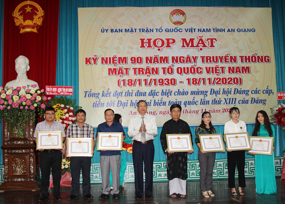 An Giang họp mặt kỷ niệm 90 năm ngày truyền thống Mặt trận Dân tộc thống nhất Việt Nam